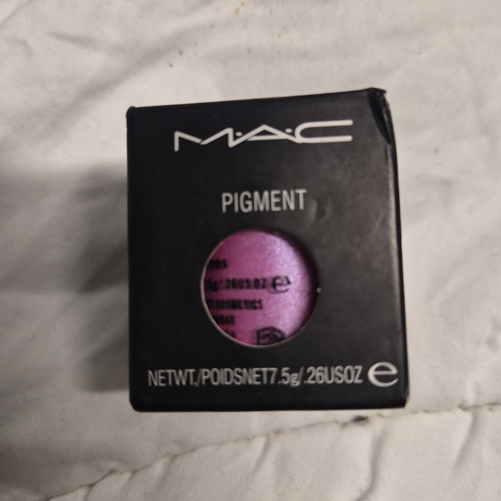 MAC Cosmetics Pigment in Shimmering Pink Romp NWT